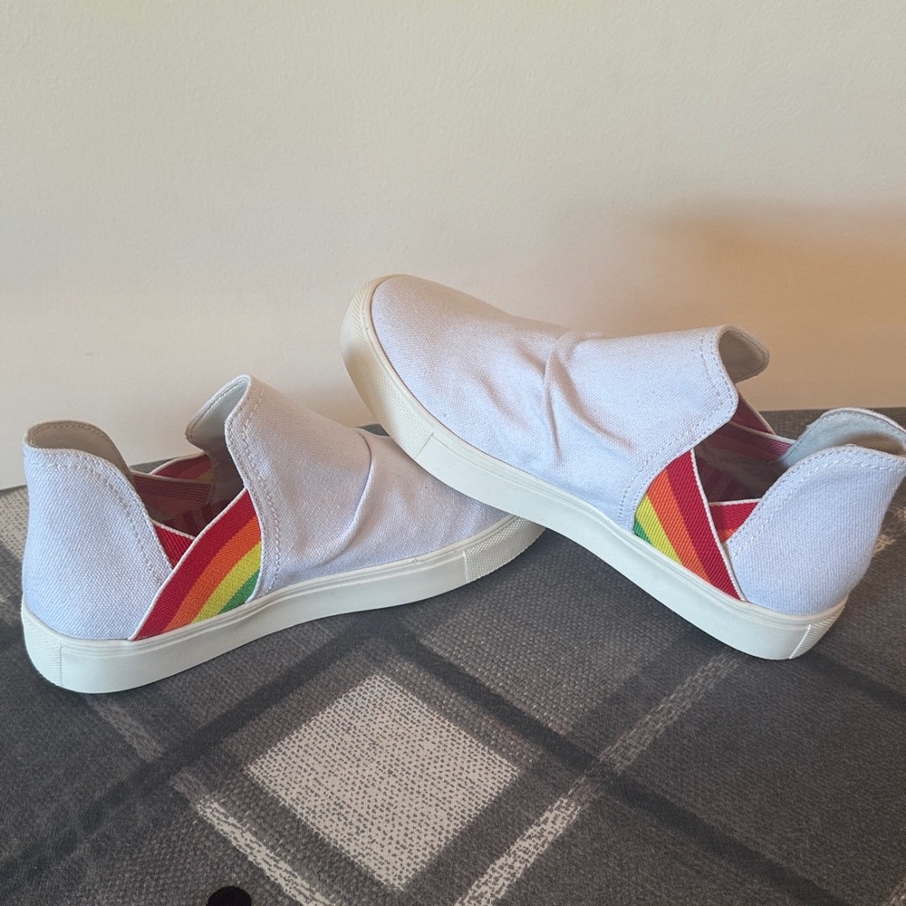 Very G rainbow slip ons NWOT size 6